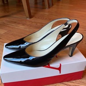 Anne Klein Akkahn Black Patent Slingback Pumps
